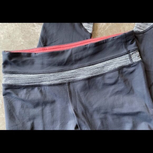 𝅺lululemon Run: Inspire Crop II Coal/Heathered - Picture 3 of 7